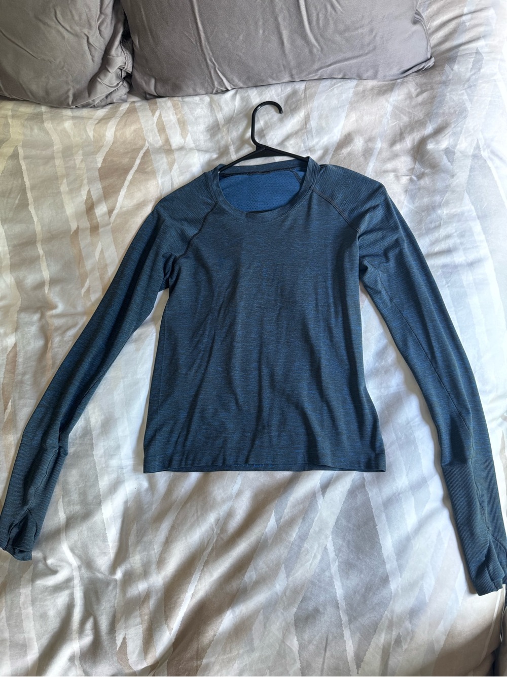 lululemon athletica Women's Long Sleeve Metal vent long sleeve sport- Navy Blue
